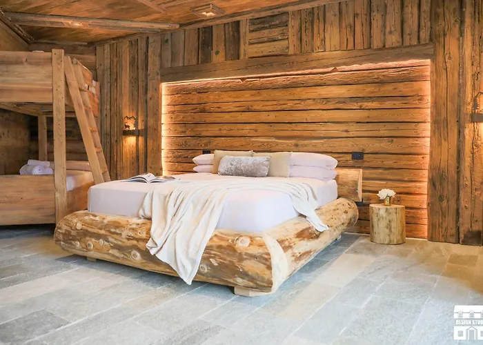 ベッド・アンド・ブレックファスト Antico Legno By Design Sueglio