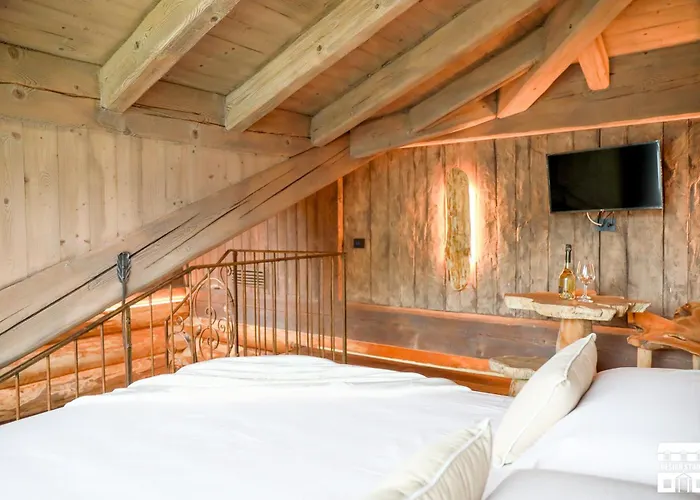 Bed and Breakfast Antico Legno By Design Sueglio